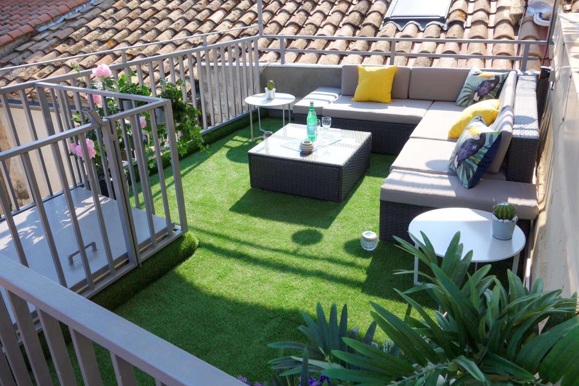 Arles Holiday - La Terrasse Luaran gambar